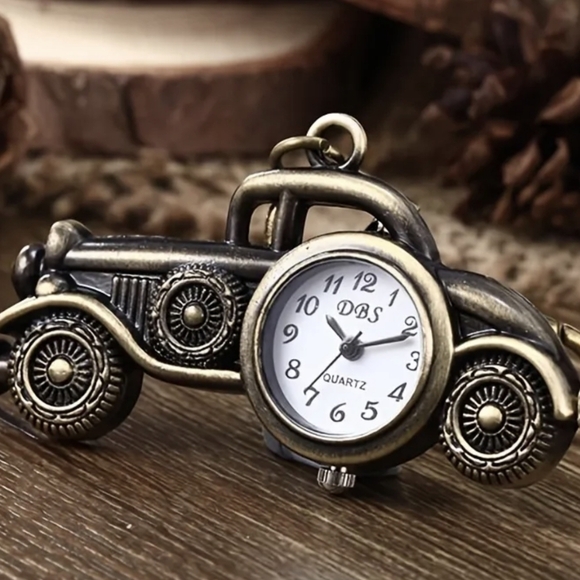 New Classic Car Key Chain Watch Creative Bronze Keychain, T1MIS - Picture 1 of 5